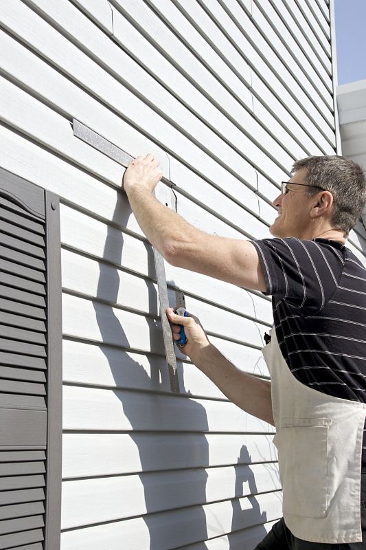 Professional Vinyl Siding Installer